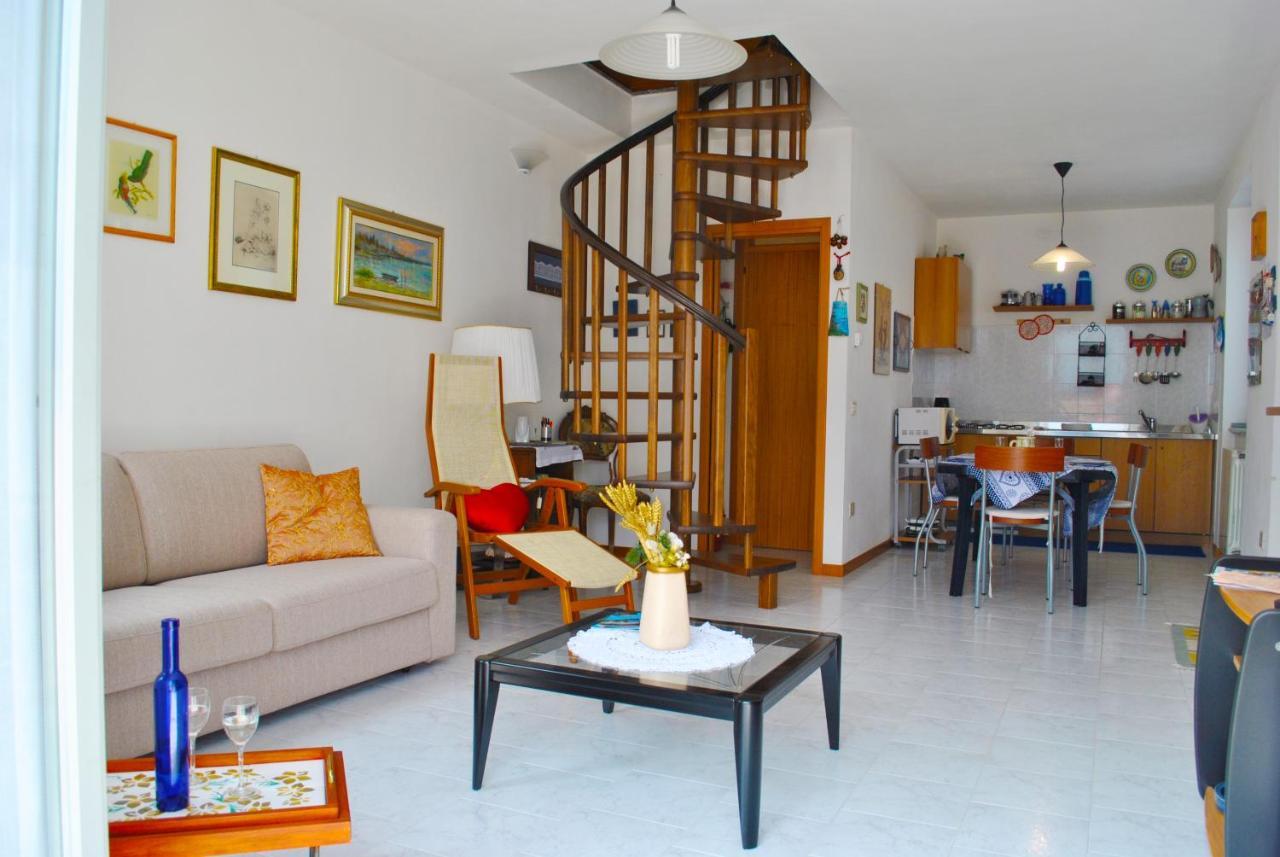 Loft With Big Terrace Lake View Apartment Sala Comacina Bagian luar foto